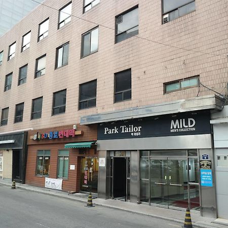 Storyhouse Myeongdong Seul Exterior foto